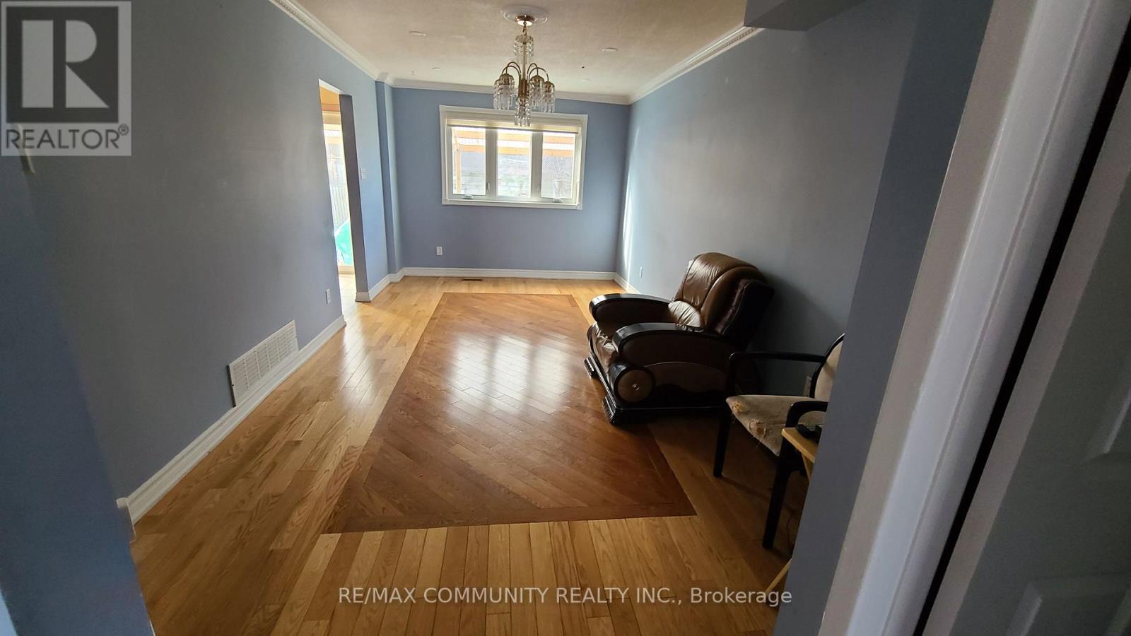 Main & 2nd Floor - 16 Fieldside Drive, Toronto, Ontario  M1V 3C5 - Photo 8 - E12783020