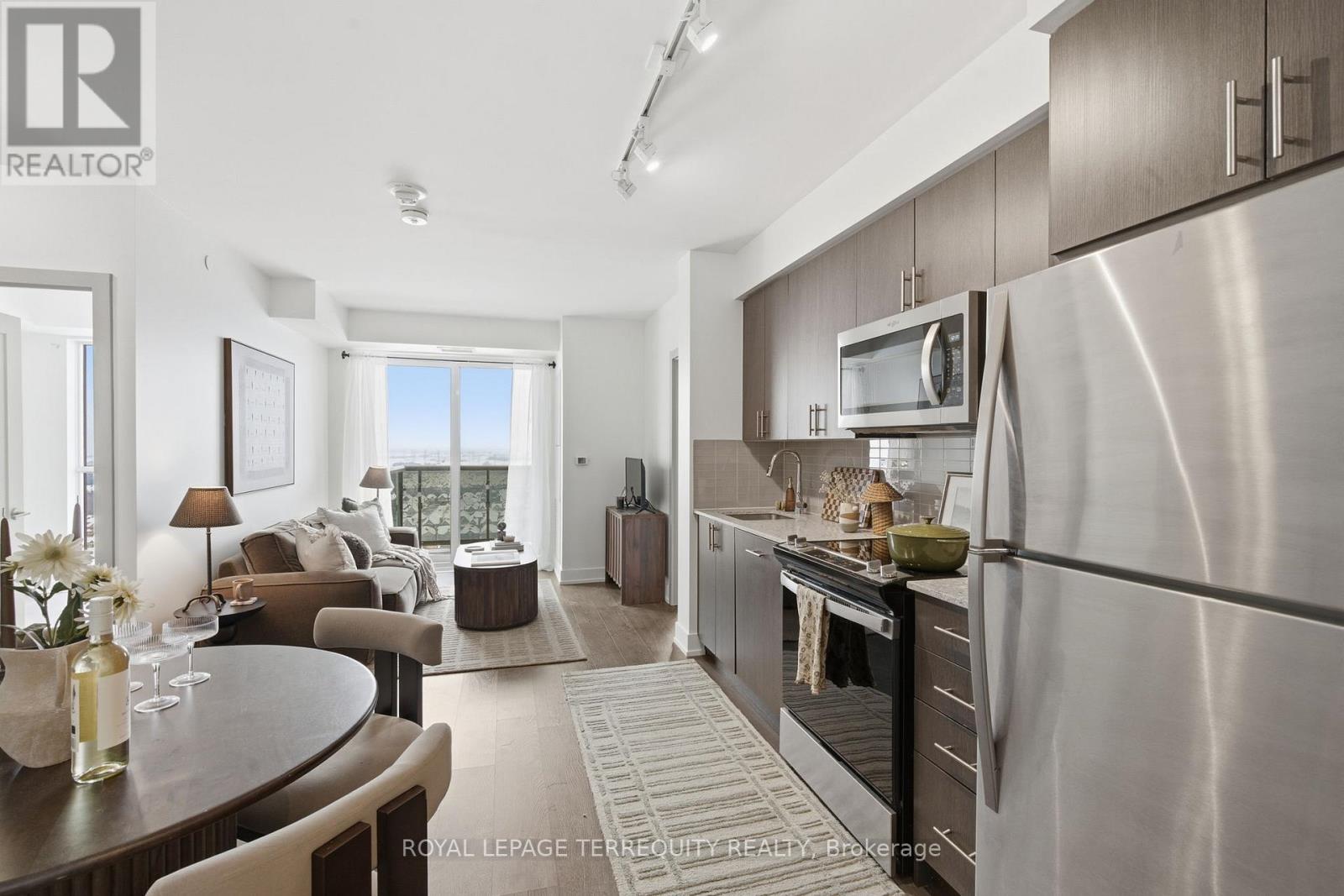 2004 - 2550 Simcoe Street N, Oshawa, Ontario  L1L 0R5 - Photo 3 - E12783090