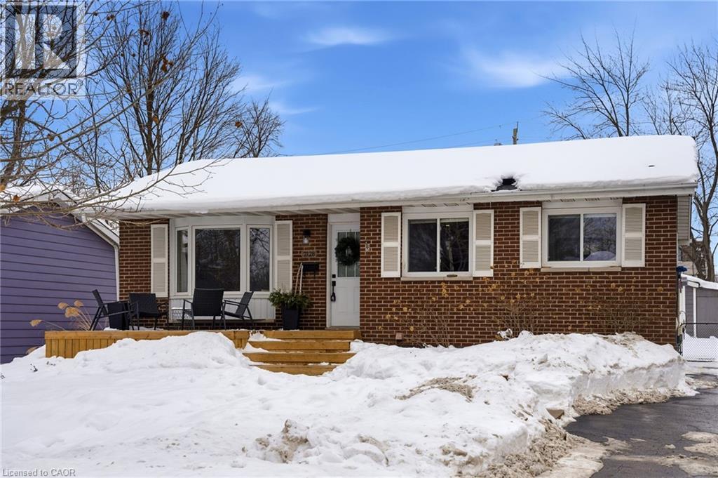 2128 Falmouth Terrace, Burlington, Ontario  L7P 1X9 - Photo 3 - 40804812