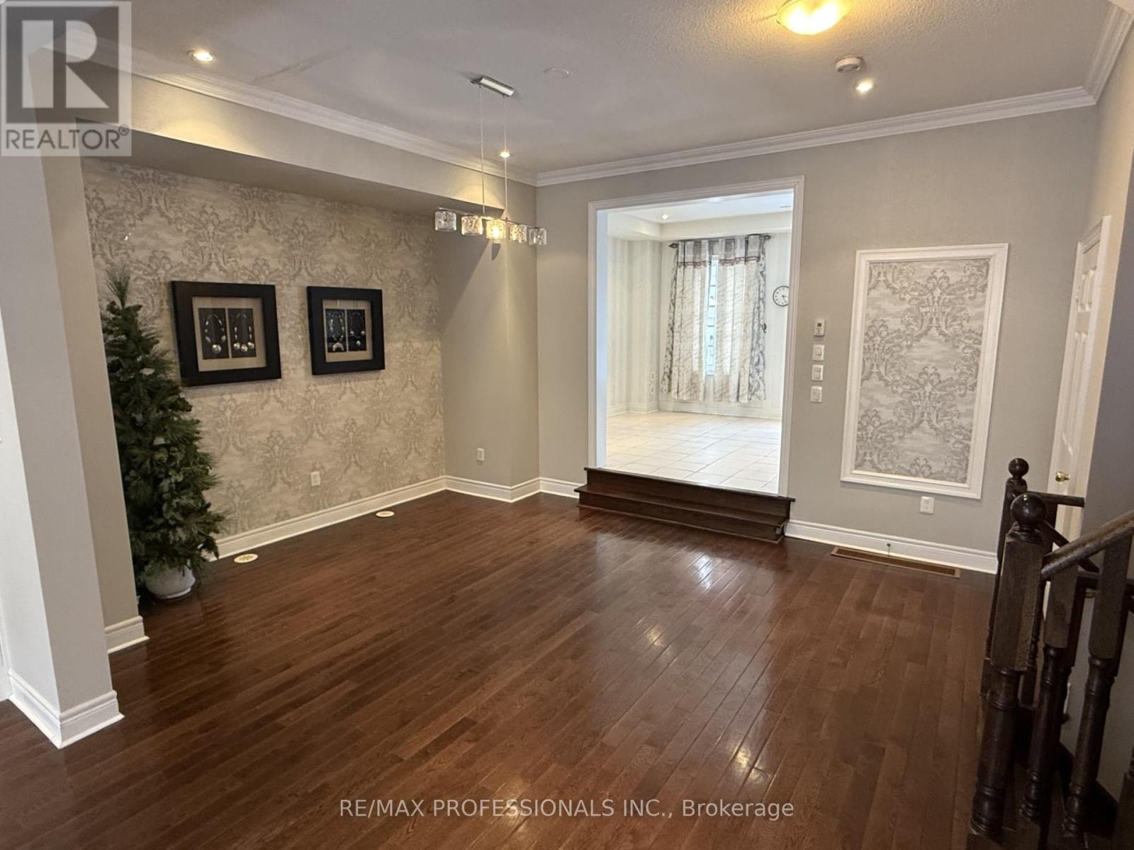 72 Upper Duke Crescent, Markham, Ontario  L6G 0B6 - Photo 10 - N12782946
