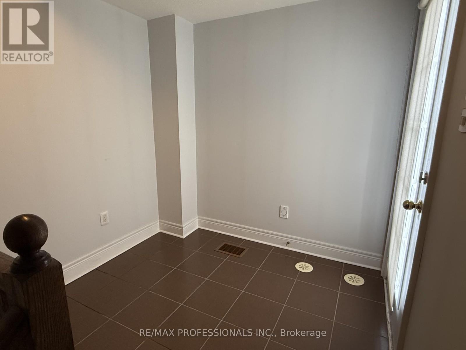 72 Upper Duke Crescent, Markham, Ontario  L6G 0B6 - Photo 26 - N12782946