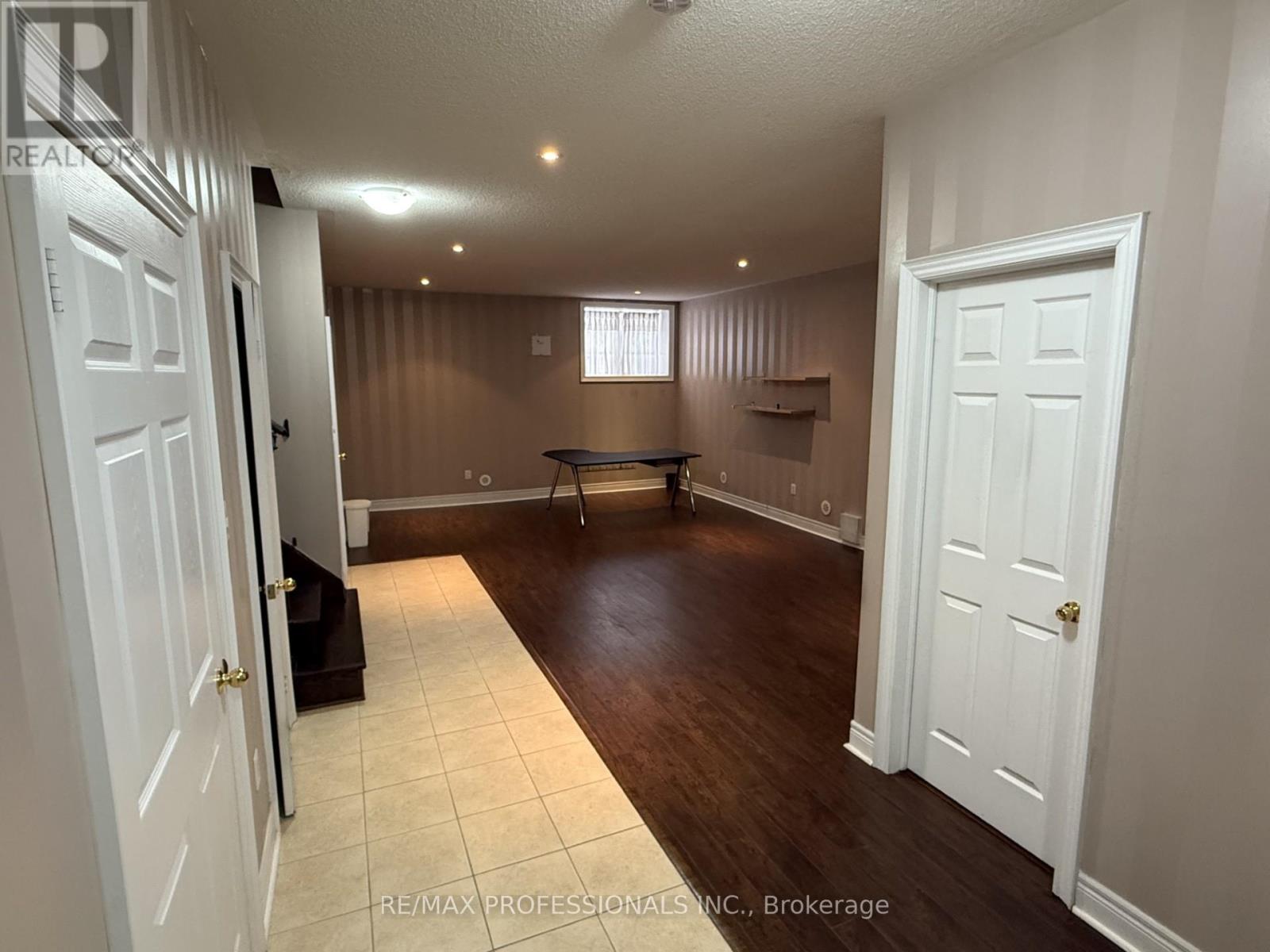 72 Upper Duke Crescent, Markham, Ontario  L6G 0B6 - Photo 28 - N12782946