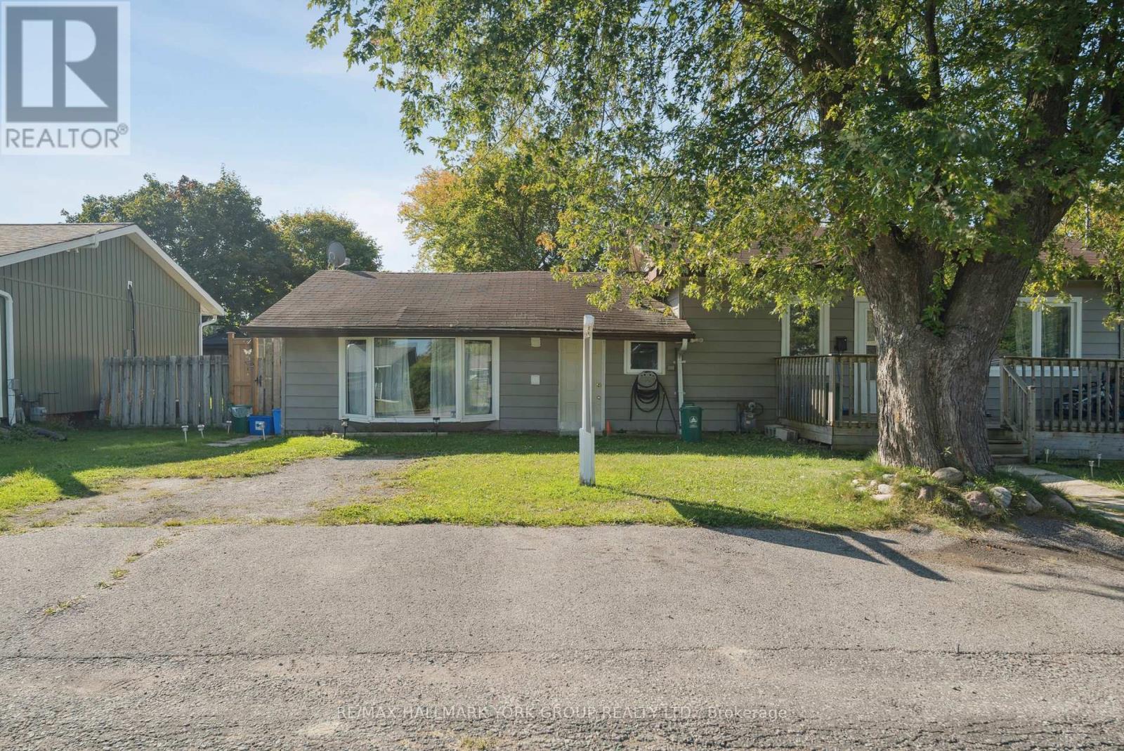 (EAST) - 351 WINNIFRED DRIVE, Georgina, Ontario