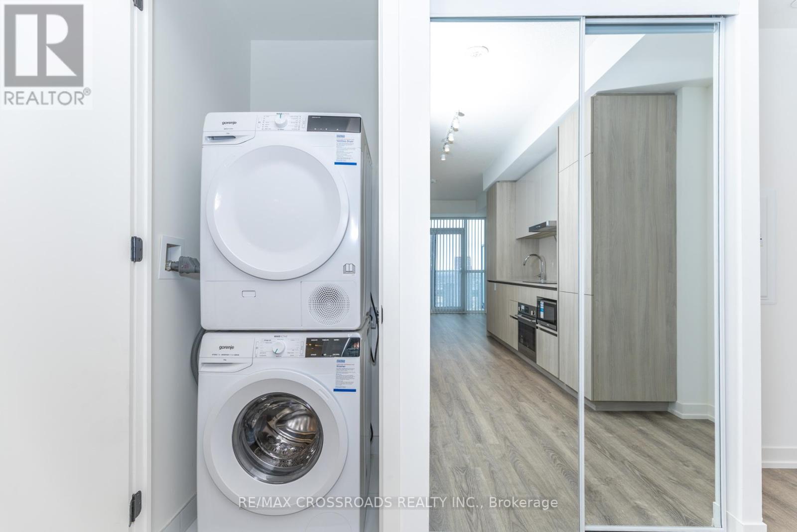 5807 - 8 Interchange Way, Vaughan, Ontario  L4K 5Z7 - Photo 18 - N12783042