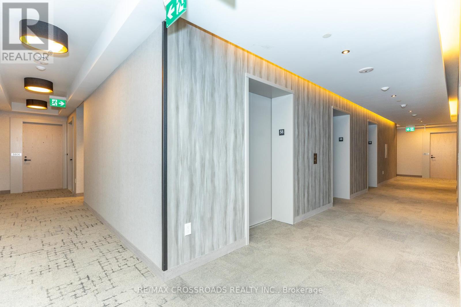 5807 - 8 Interchange Way, Vaughan, Ontario  L4K 5Z7 - Photo 4 - N12783042