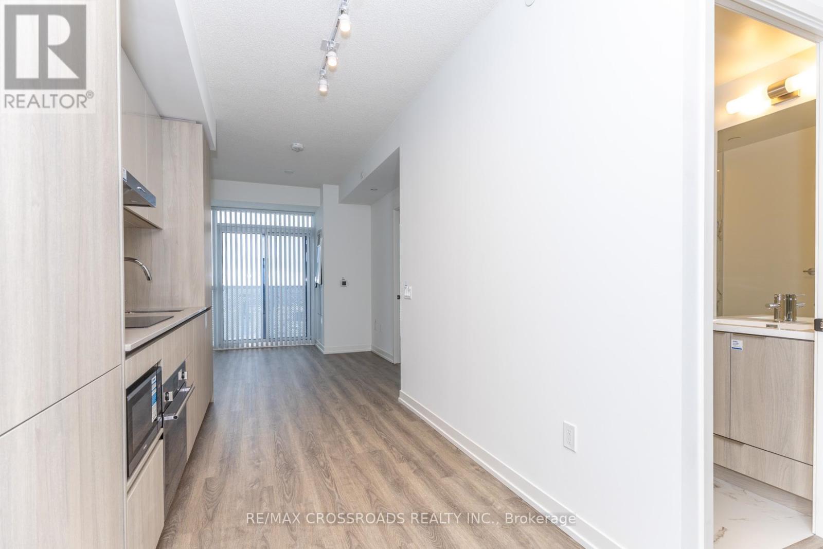 5807 - 8 Interchange Way, Vaughan, Ontario  L4K 5Z7 - Photo 9 - N12783042