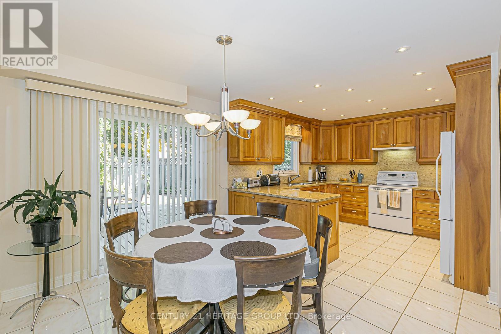 30 Rimmington Drive, Vaughan, Ontario  L4J 6J8 - Photo 7 - N12783100