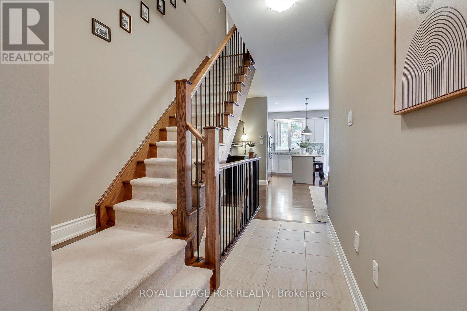 758 Wendy Culbert Crescent, Newmarket, Ontario  L3X 0A3 - Photo 6 - N12783104