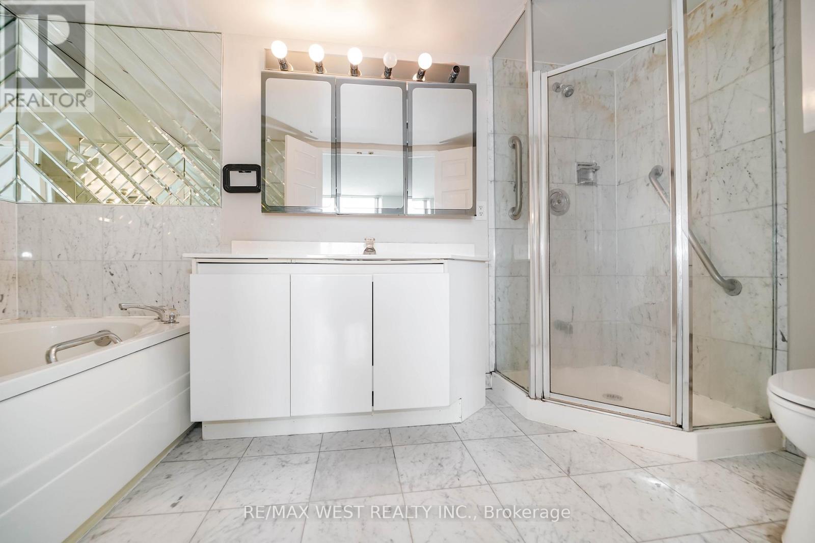 Lph12 - 7825 Bayview Avenue, Markham, Ontario  L3T 7N2 - Photo 6 - N12783148