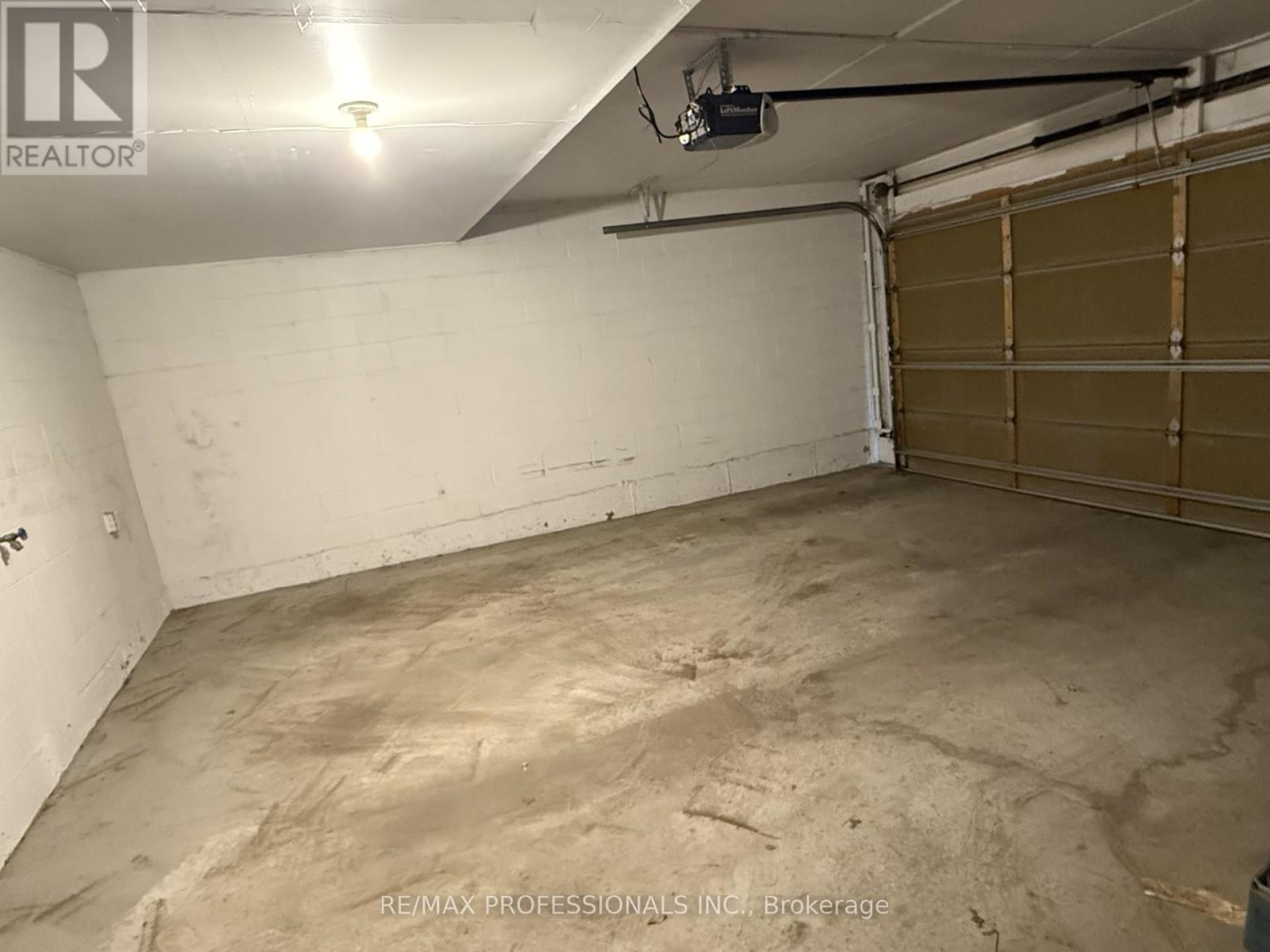 72 Upper Duke Crescent, Markham, Ontario  L6G 0B6 - Photo 30 - N12782946