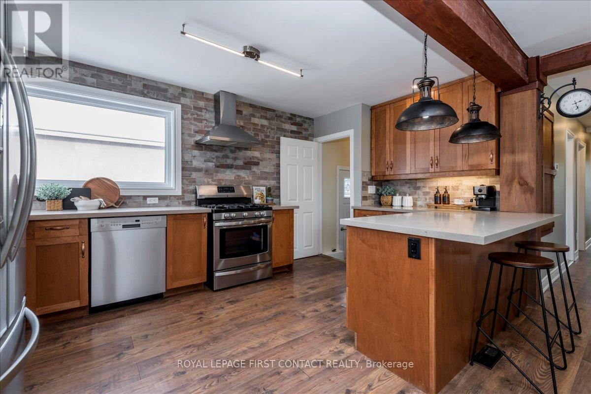 159 Codrington Street, Barrie, Ontario  L4M 1R9 - Photo 6 - S12756394