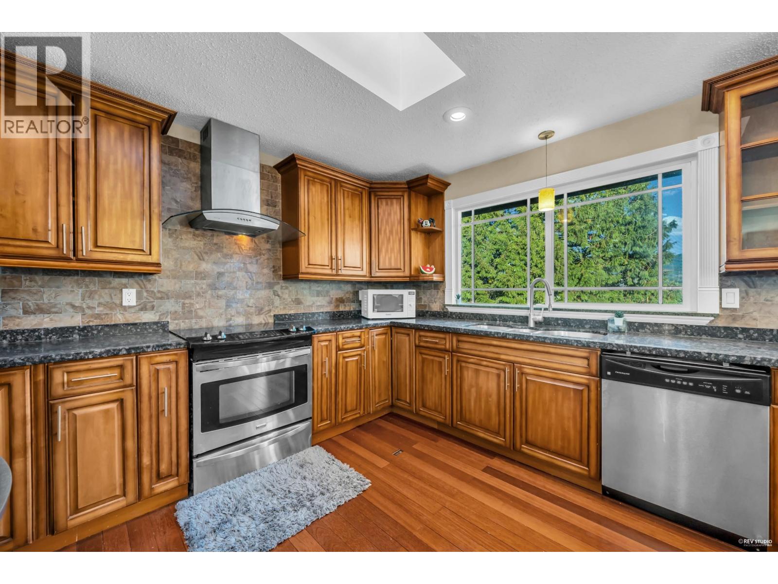 2731 Daybreak Avenue, Coquitlam, British Columbia  V3C 2E8 - Photo 12 - R3069847