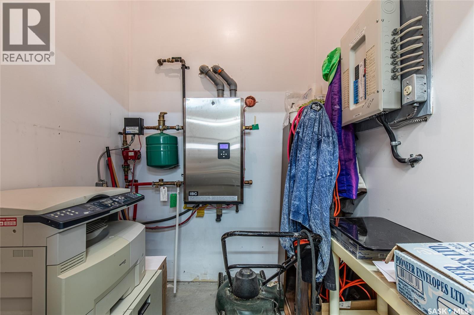 301 4th Avenue Sw, Moose Jaw, Saskatchewan  S6H 5V2 - Photo 41 - SK028433