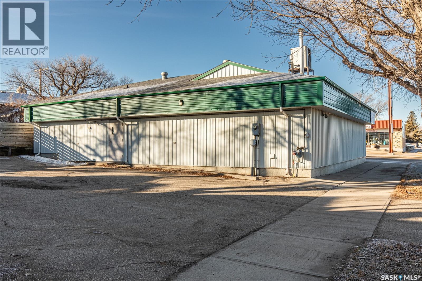 301 4th Avenue Sw, Moose Jaw, Saskatchewan  S6H 5V2 - Photo 6 - SK028433