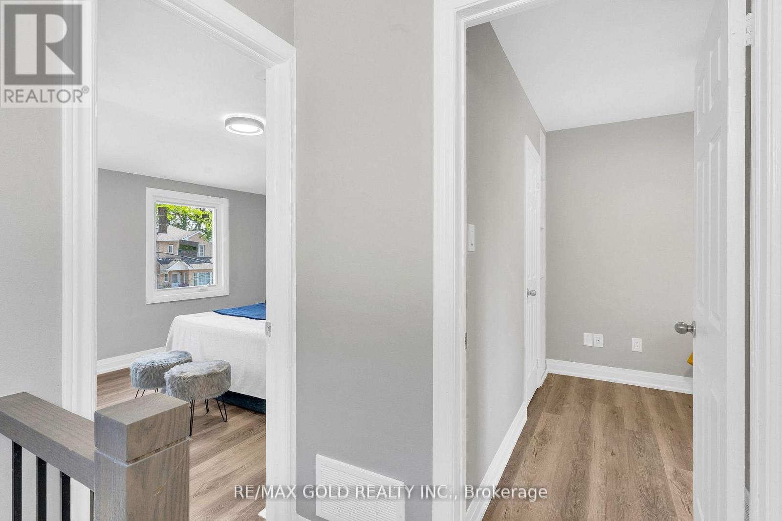 8 Fairglen Crescent, Toronto, Ontario  M9N 1S2 - Photo 19 - W12782896