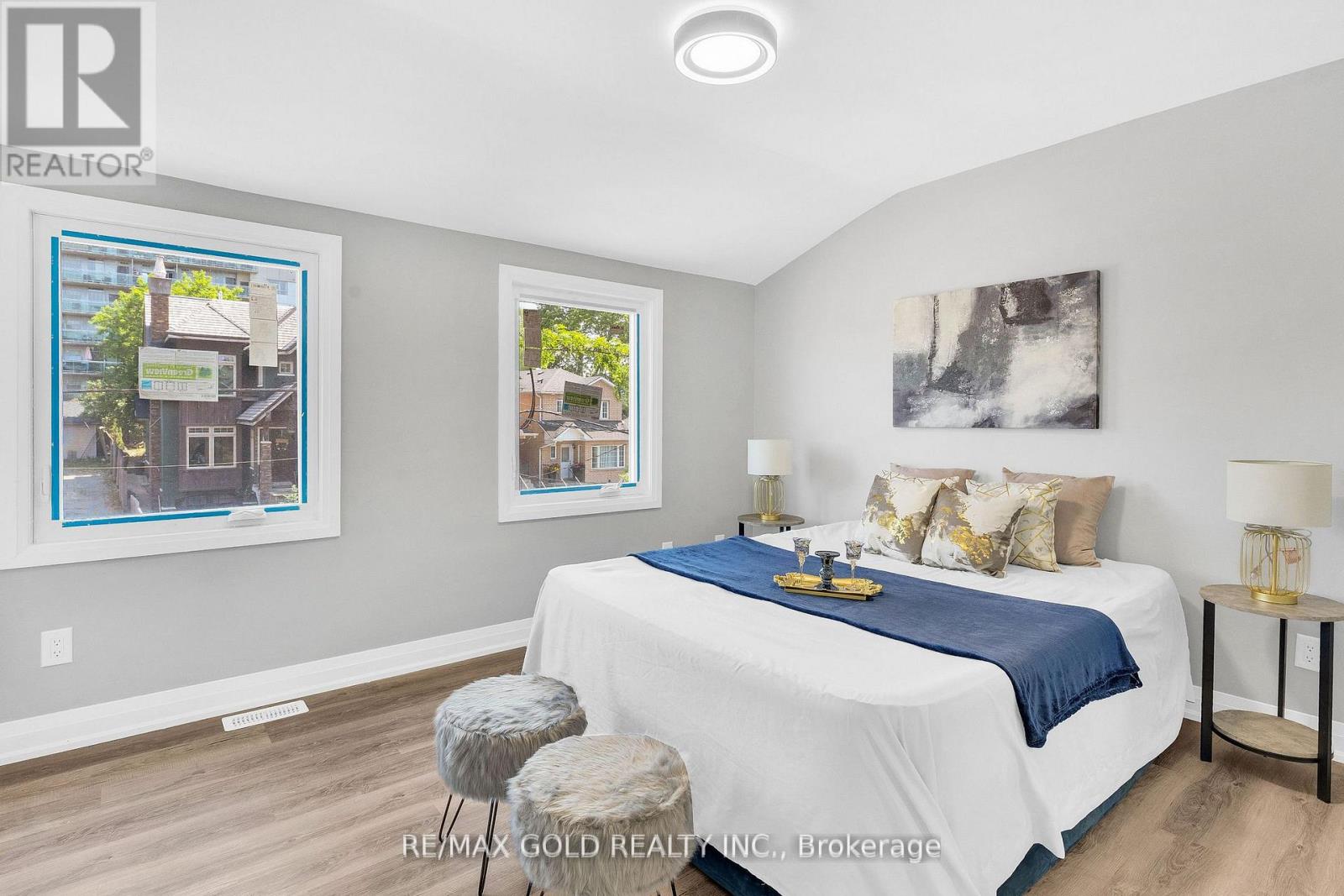 8 Fairglen Crescent, Toronto, Ontario  M9N 1S2 - Photo 20 - W12782896