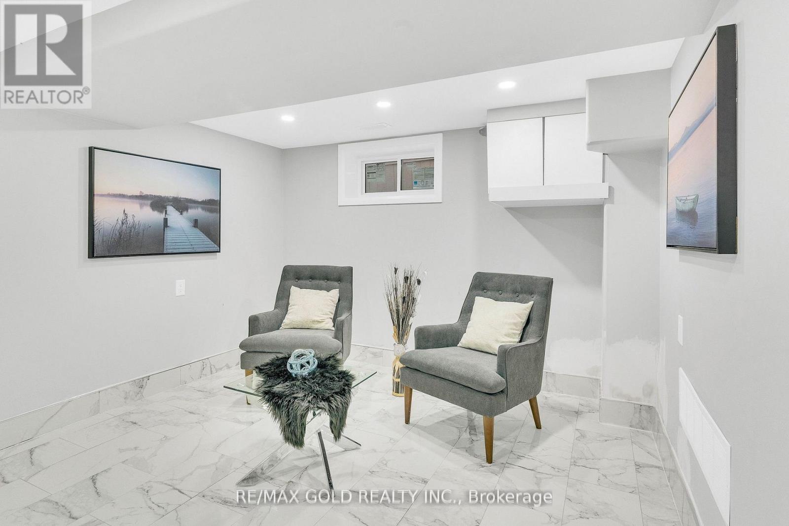 8 Fairglen Crescent, Toronto, Ontario  M9N 1S2 - Photo 30 - W12782896