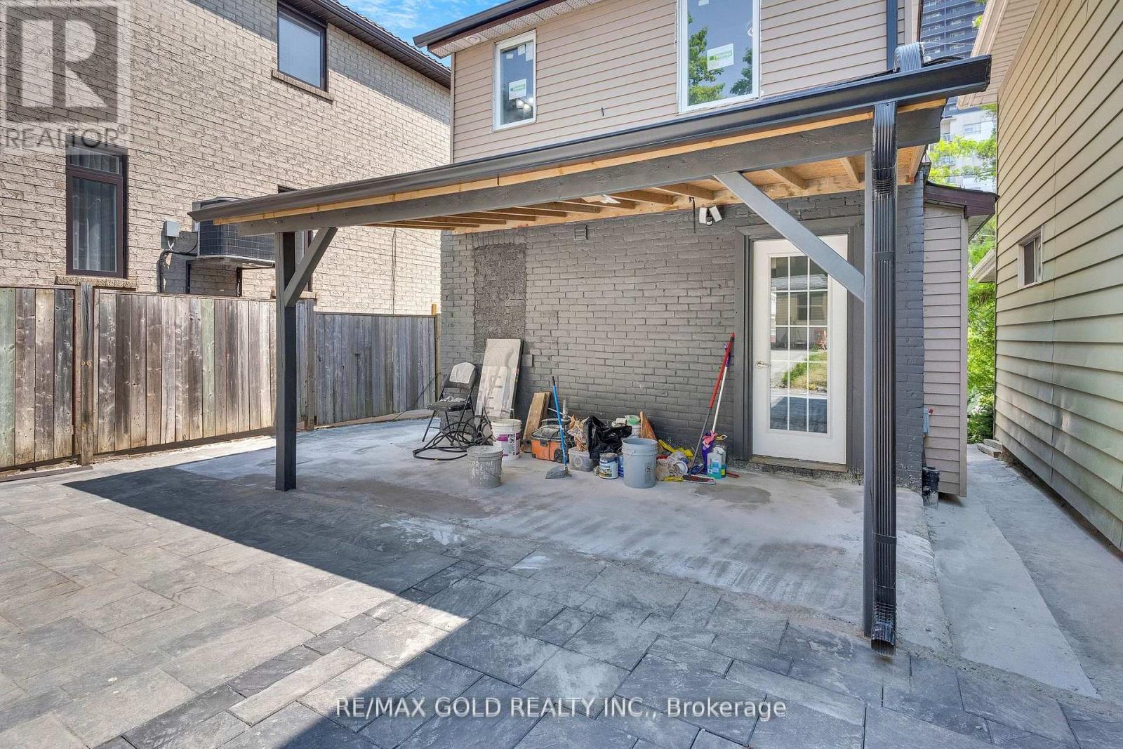 8 Fairglen Crescent, Toronto, Ontario  M9N 1S2 - Photo 44 - W12782896