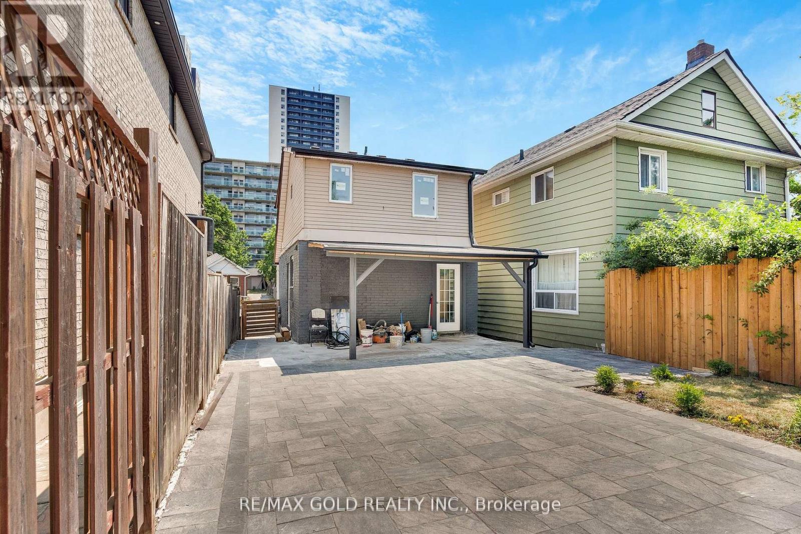 8 Fairglen Crescent, Toronto, Ontario  M9N 1S2 - Photo 45 - W12782896