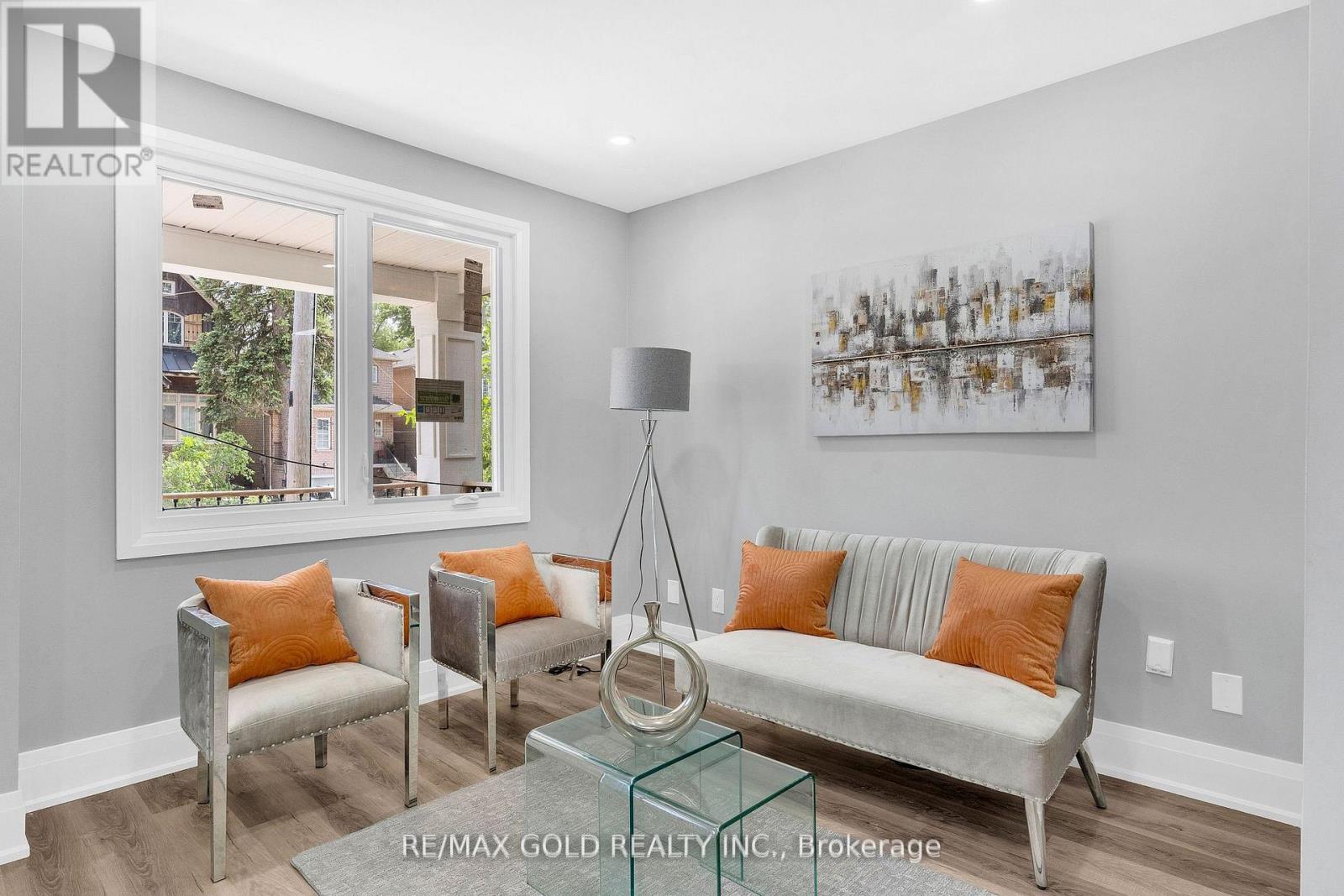 8 Fairglen Crescent, Toronto, Ontario  M9N 1S2 - Photo 8 - W12782896