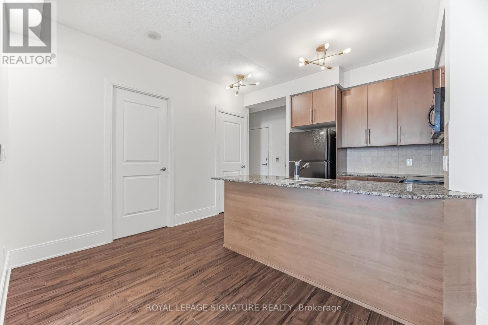 1402 - 330 Burnhamthorpe Road W, Mississauga, Ontario  L5B 0E1 - Photo 12 - W12782904