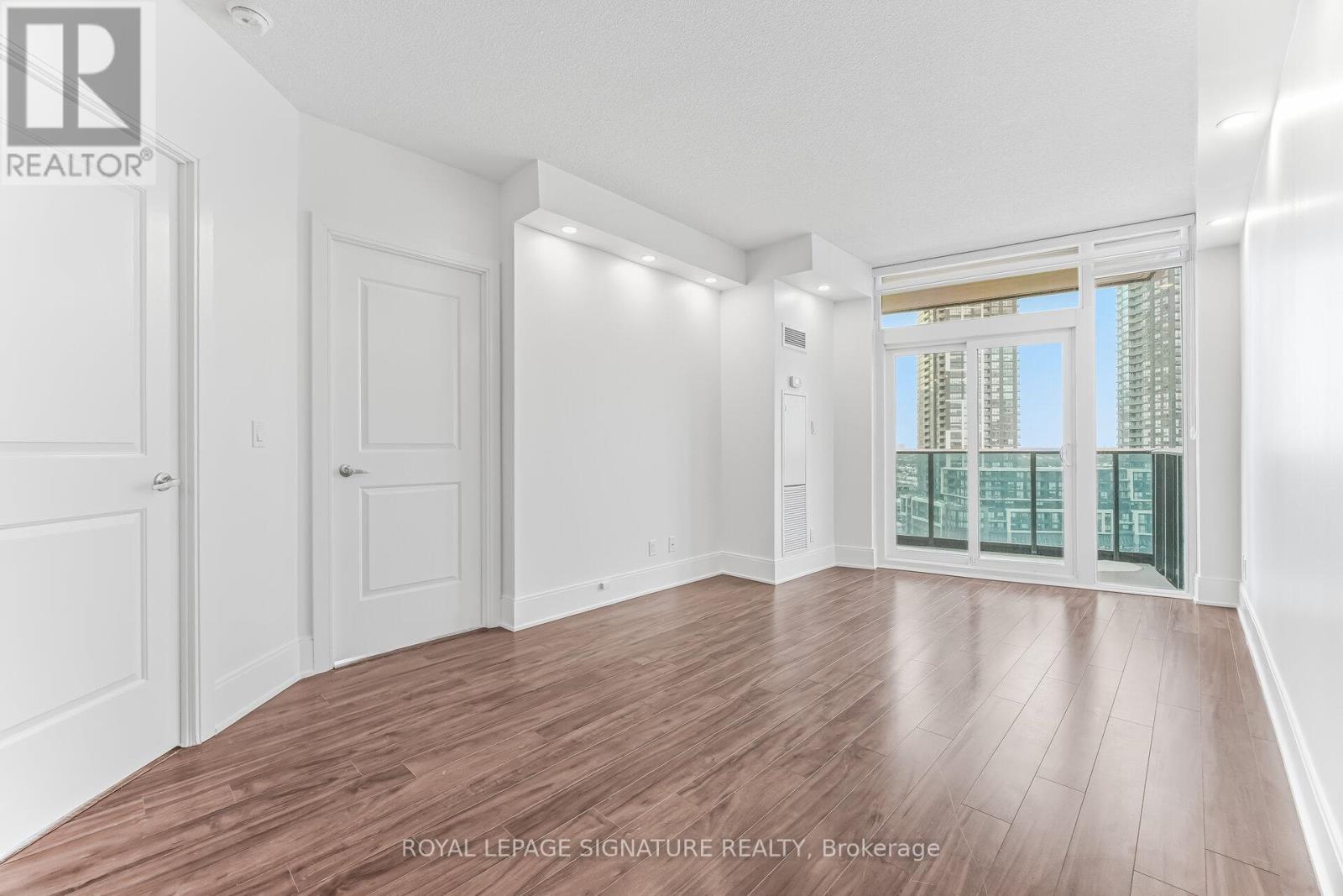 1402 - 330 Burnhamthorpe Road W, Mississauga, Ontario  L5B 0E1 - Photo 20 - W12782904