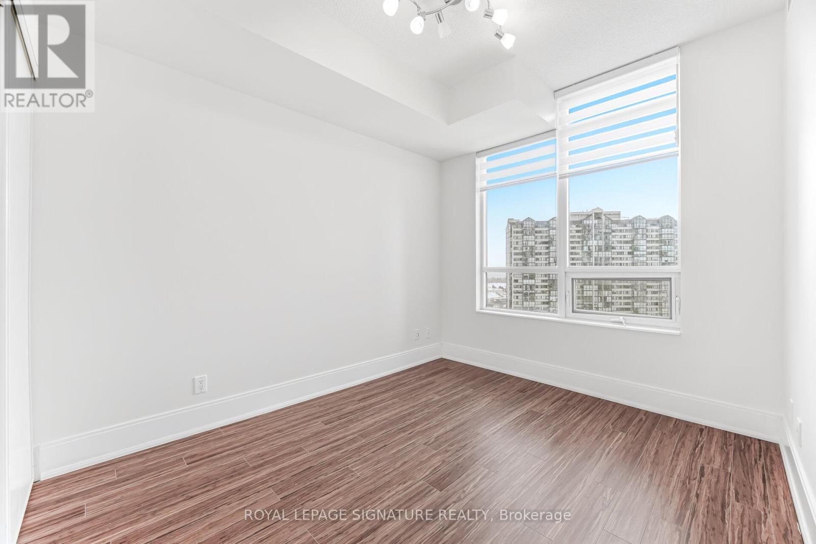 1402 - 330 Burnhamthorpe Road W, Mississauga, Ontario  L5B 0E1 - Photo 30 - W12782904