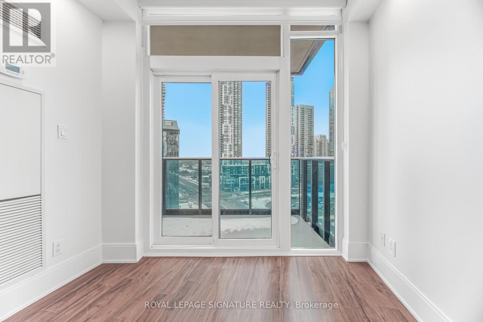 1402 - 330 Burnhamthorpe Road W, Mississauga, Ontario  L5B 0E1 - Photo 33 - W12782904