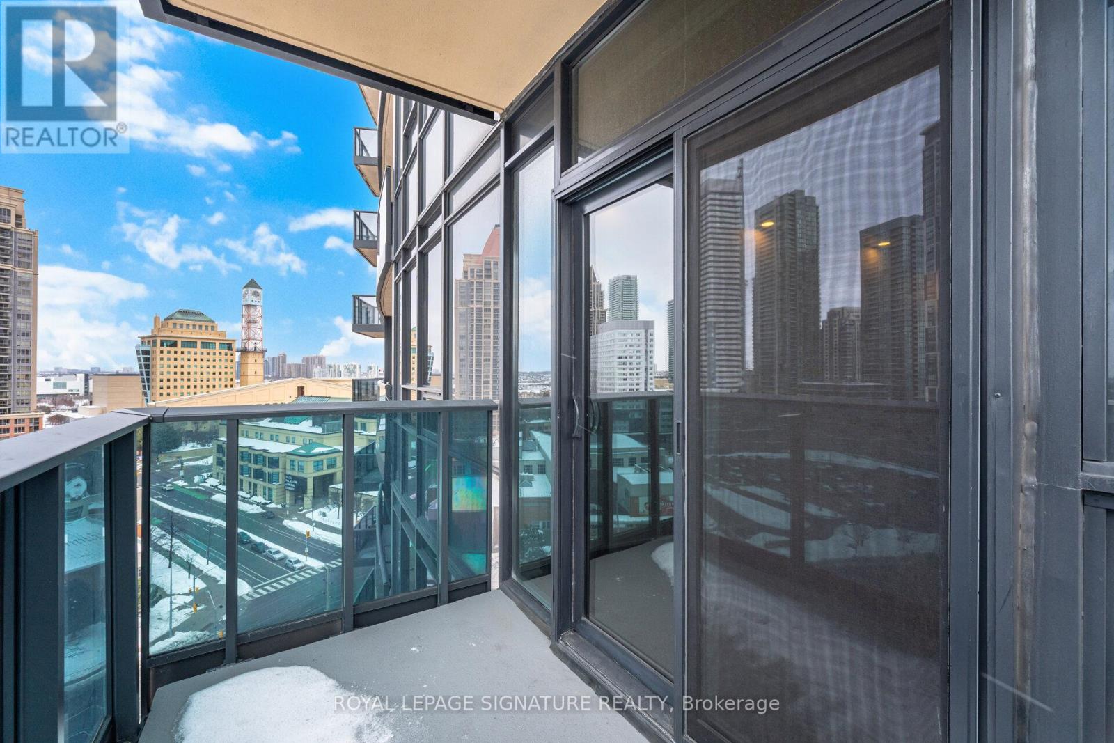 1402 - 330 Burnhamthorpe Road W, Mississauga, Ontario  L5B 0E1 - Photo 34 - W12782904