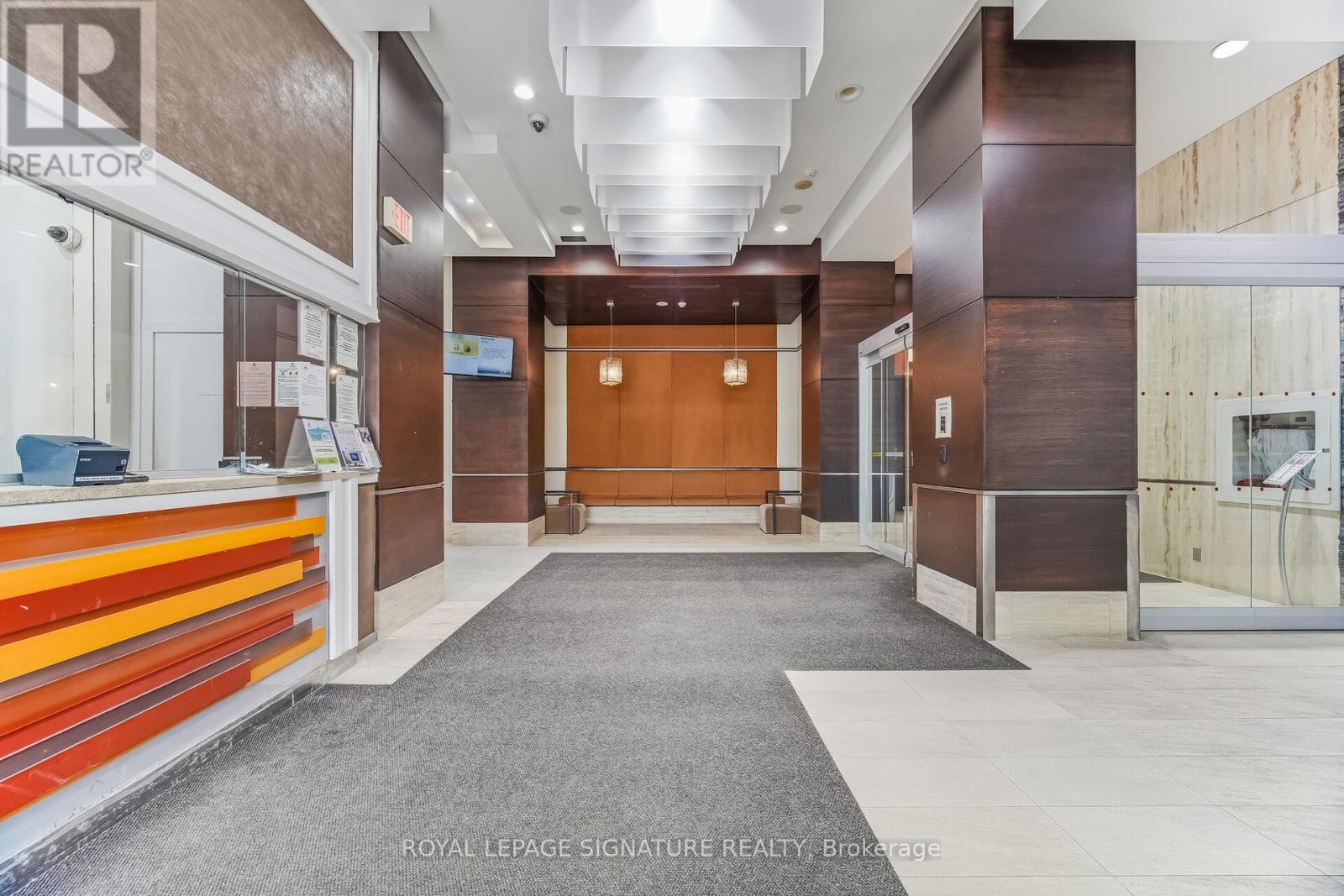 1402 - 330 Burnhamthorpe Road W, Mississauga, Ontario  L5B 0E1 - Photo 4 - W12782904