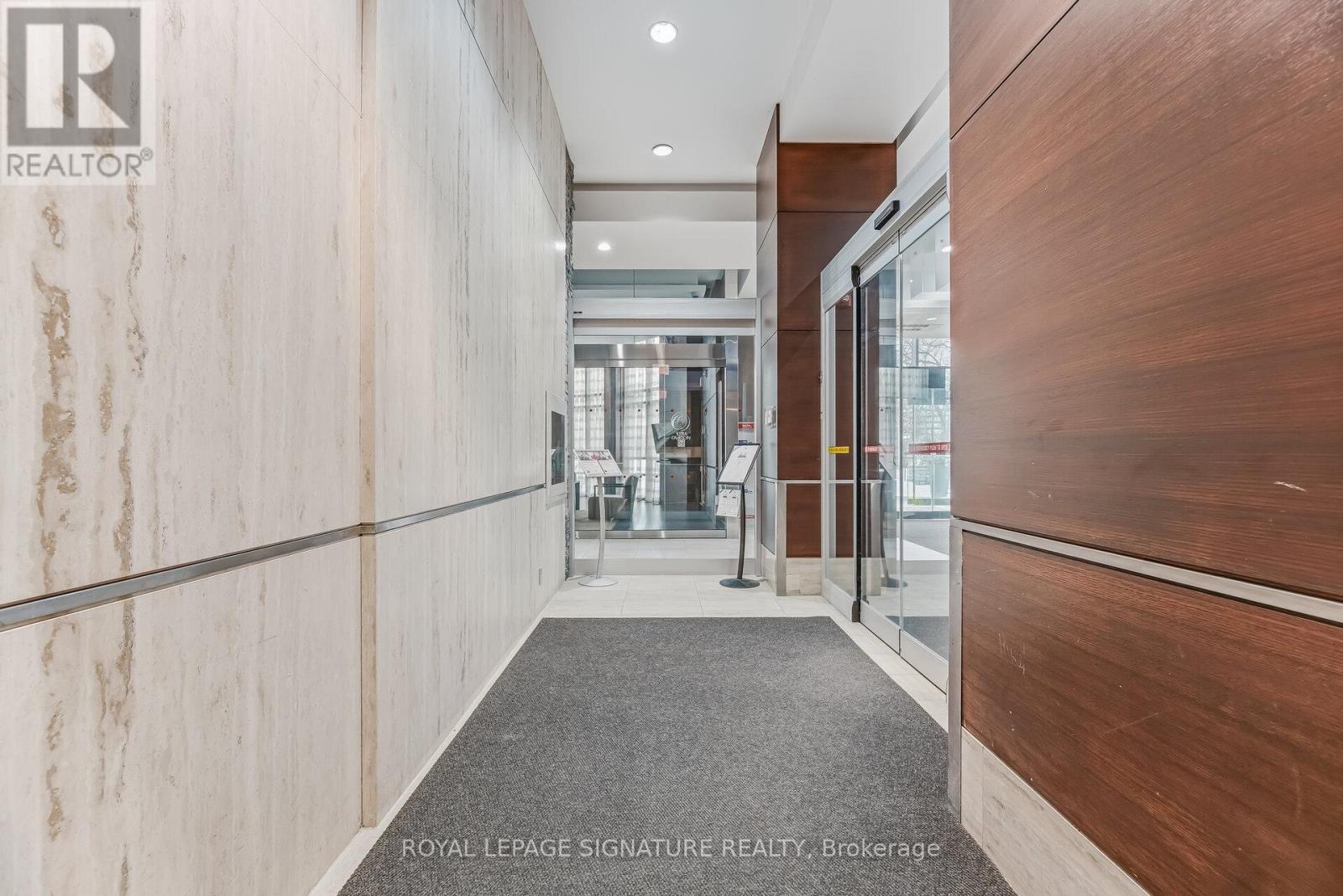 1402 - 330 Burnhamthorpe Road W, Mississauga, Ontario  L5B 0E1 - Photo 6 - W12782904