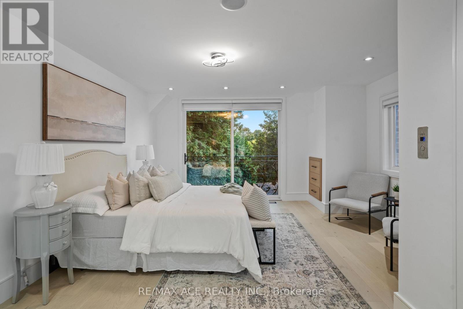 10a Benson Avenue, Mississauga, Ontario  L5H 2P2 - Photo 19 - W12782916