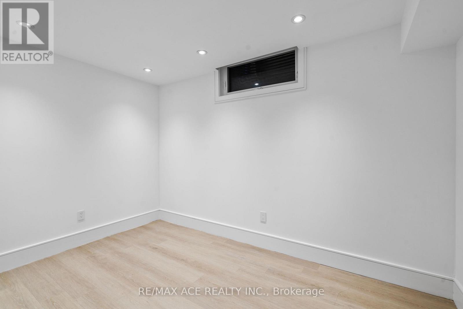 10a Benson Avenue, Mississauga, Ontario  L5H 2P2 - Photo 29 - W12782916