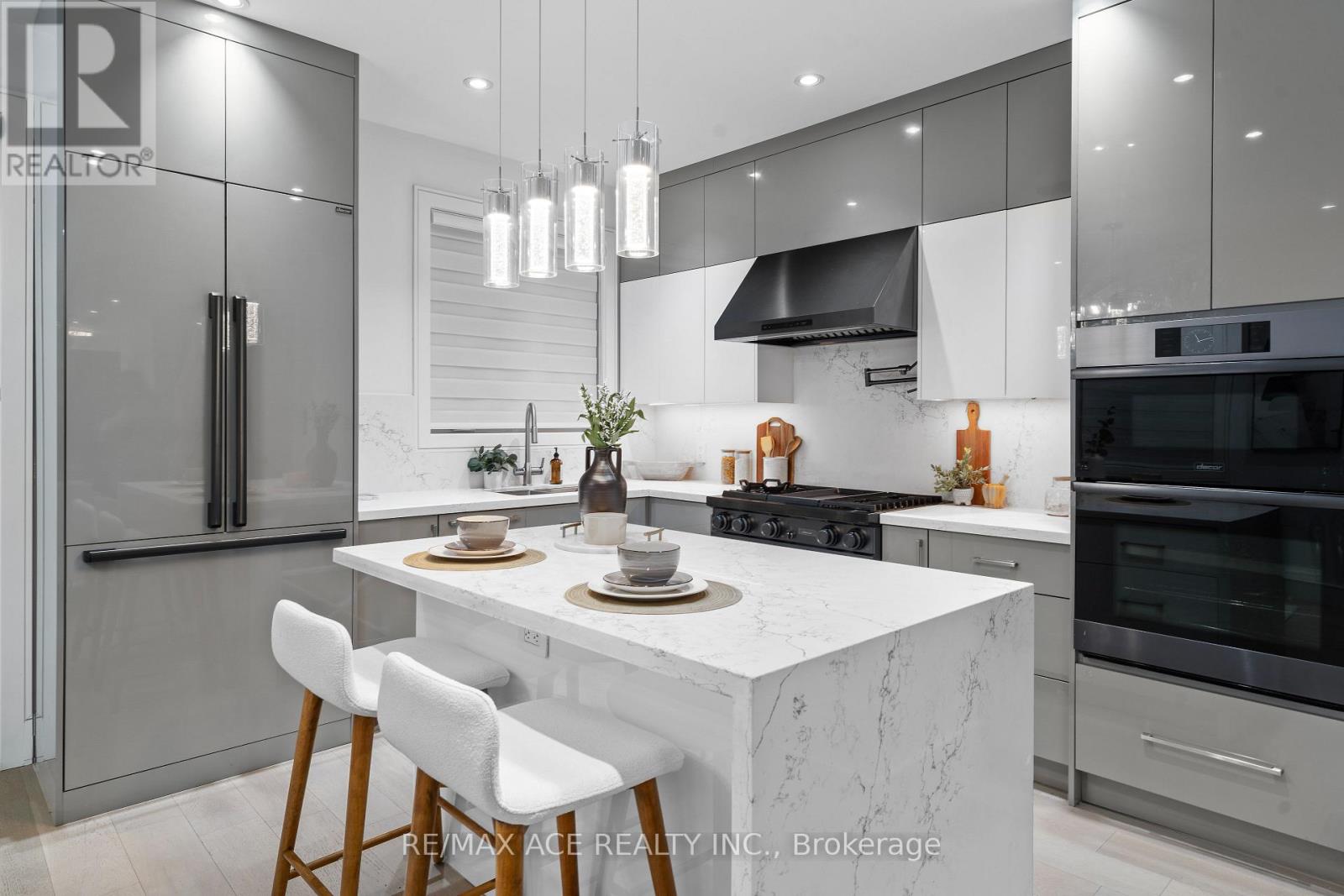 10a Benson Avenue, Mississauga, Ontario  L5H 2P2 - Photo 38 - W12782916