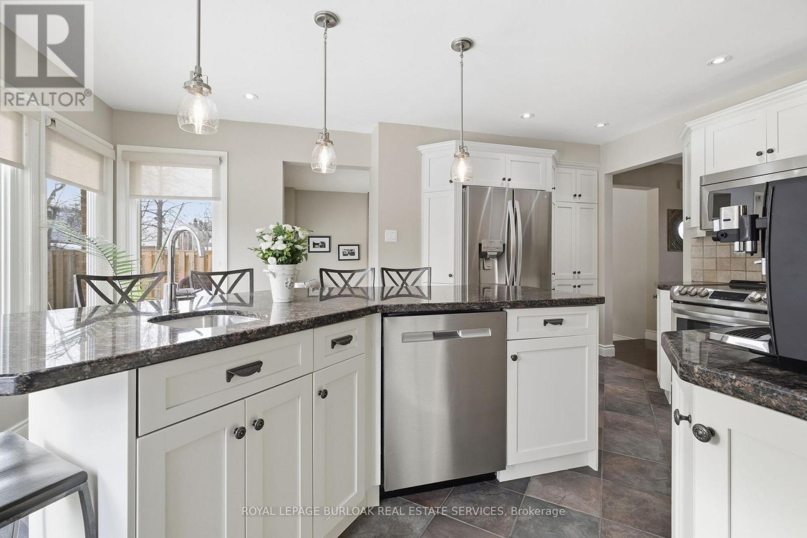 2026 Quail Valley Drive, Burlington, Ontario  L7M 2T5 - Photo 10 - W12782940