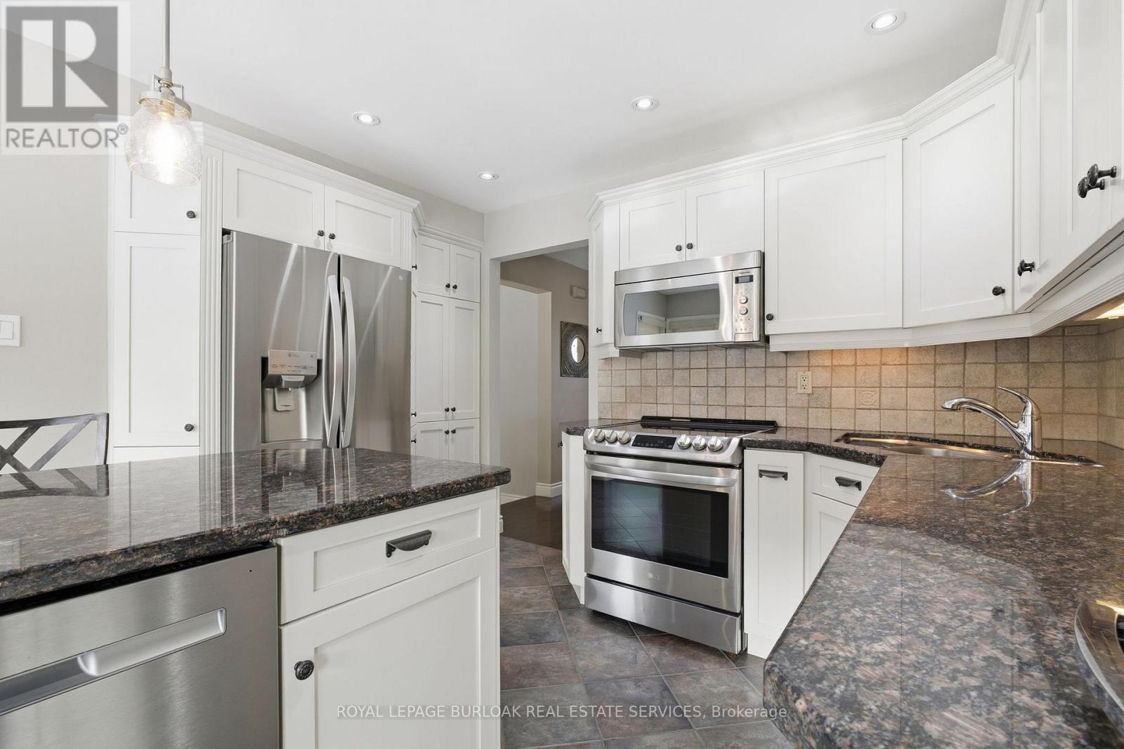 2026 Quail Valley Drive, Burlington, Ontario  L7M 2T5 - Photo 11 - W12782940