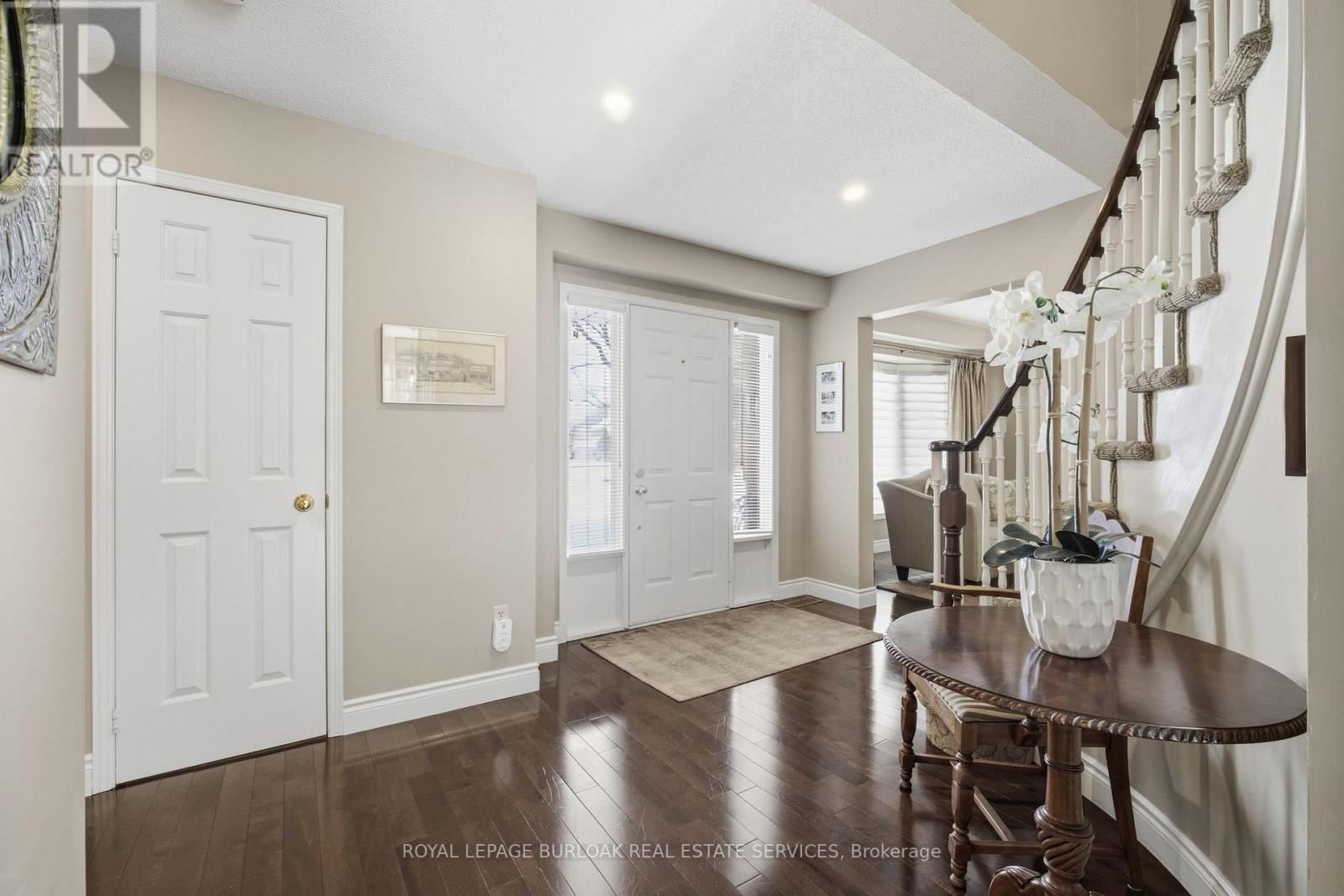 2026 Quail Valley Drive, Burlington, Ontario  L7M 2T5 - Photo 5 - W12782940