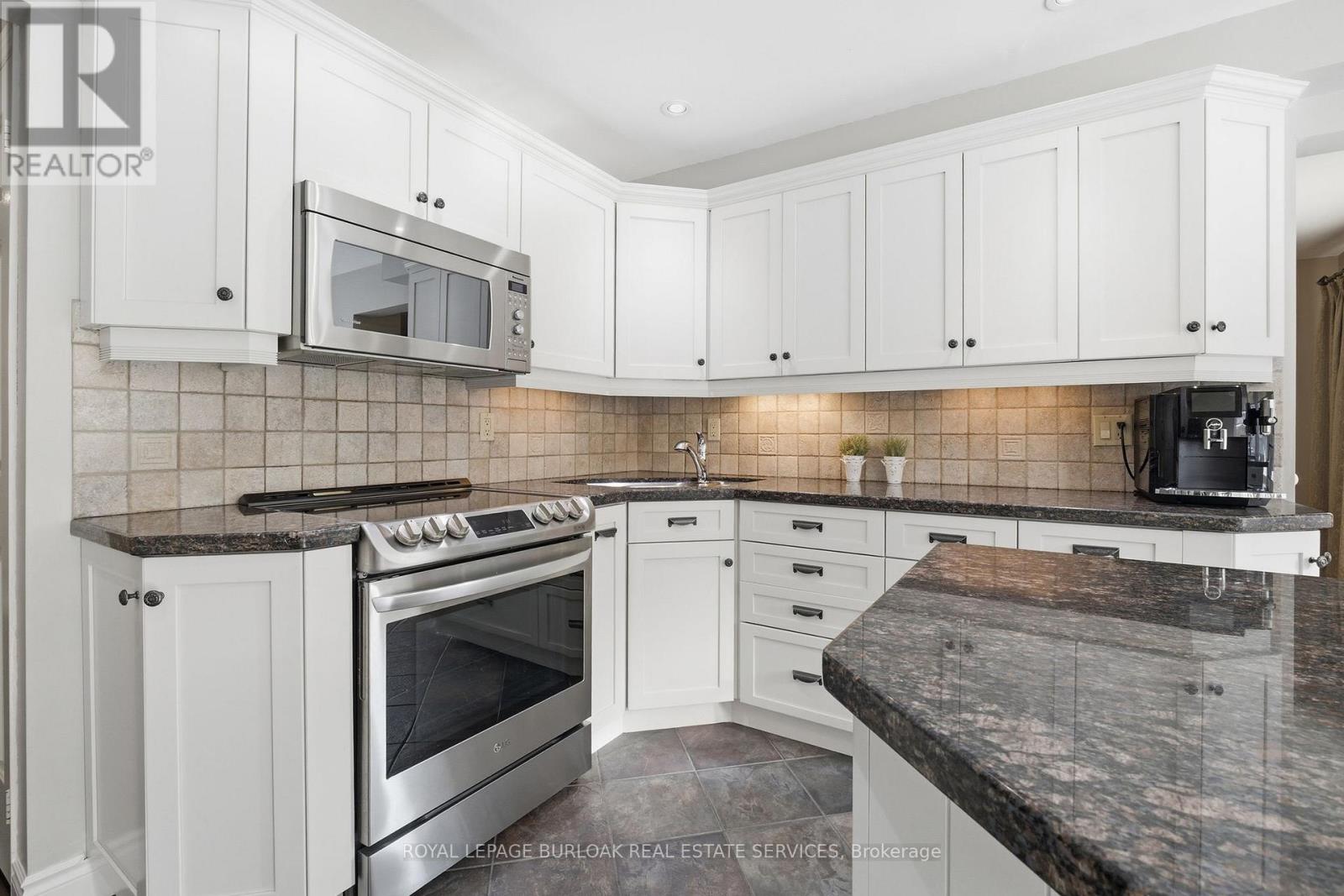 2026 Quail Valley Drive, Burlington, Ontario  L7M 2T5 - Photo 8 - W12782940