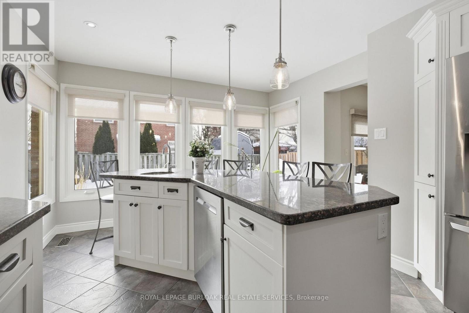 2026 Quail Valley Drive, Burlington, Ontario  L7M 2T5 - Photo 9 - W12782940