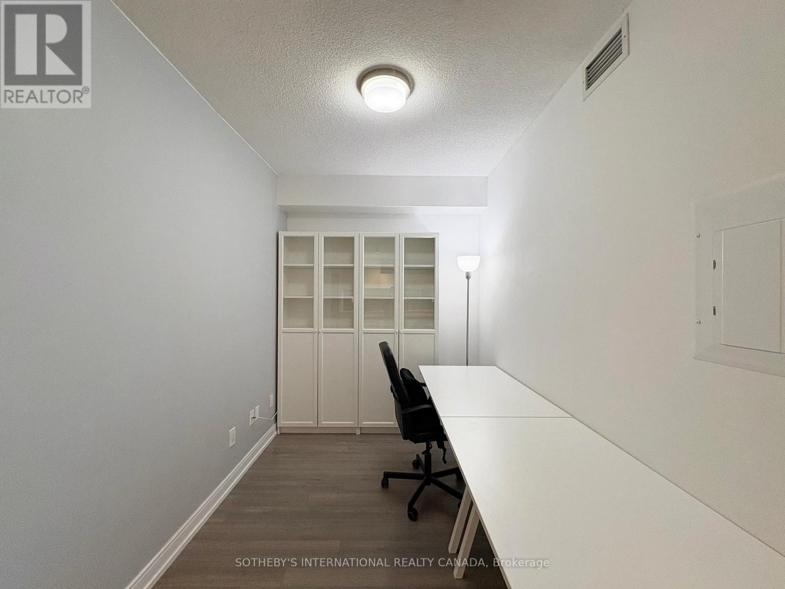 706 - 20 Thomas Riley Road, Toronto, Ontario  M9B 0C3 - Photo 11 - W12782962