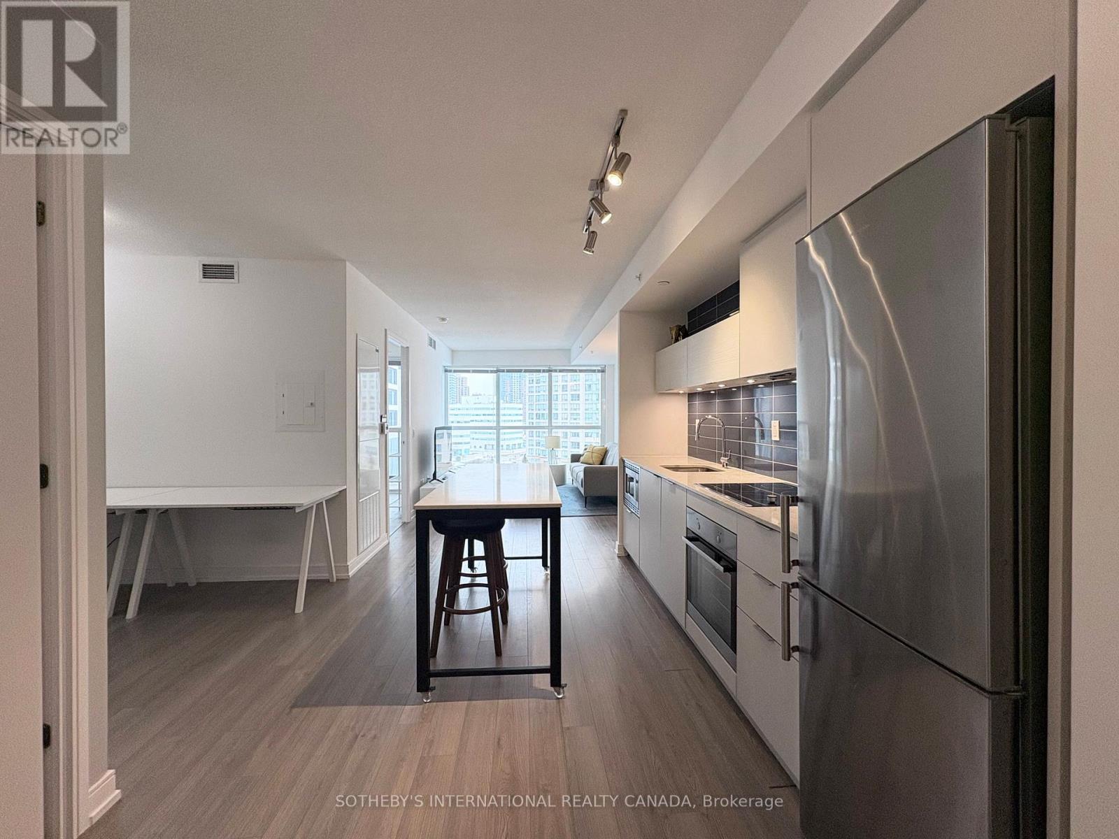 706 - 20 Thomas Riley Road, Toronto, Ontario  M9B 0C3 - Photo 2 - W12782962