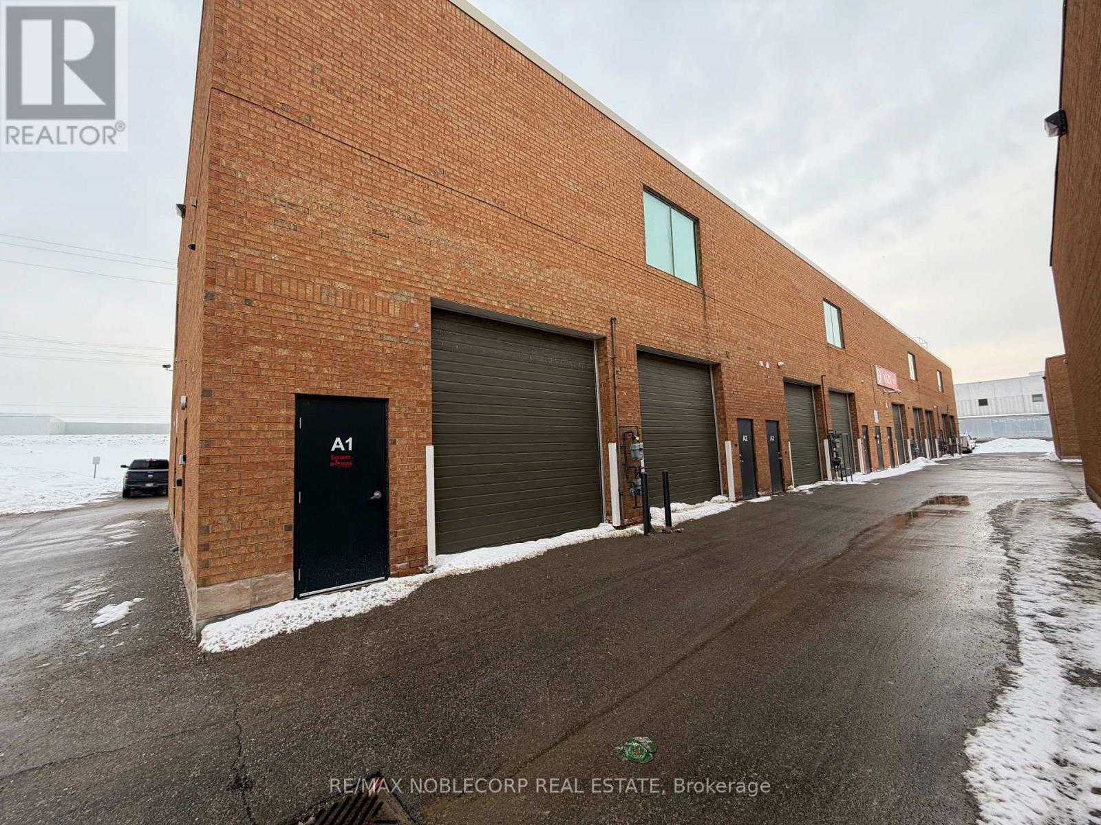 1 - 8 Automatic Road, Brampton (Gore Industrial North), Ontario  L6S 5N4 - Photo 3 - W12782986