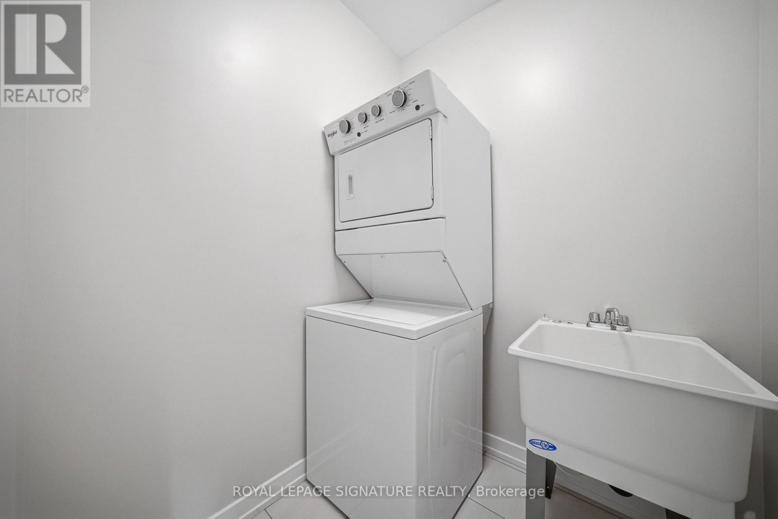 1201 Dartmouth Crescent, Oakville, Ontario  L6H 8C3 - Photo 32 - W12782998