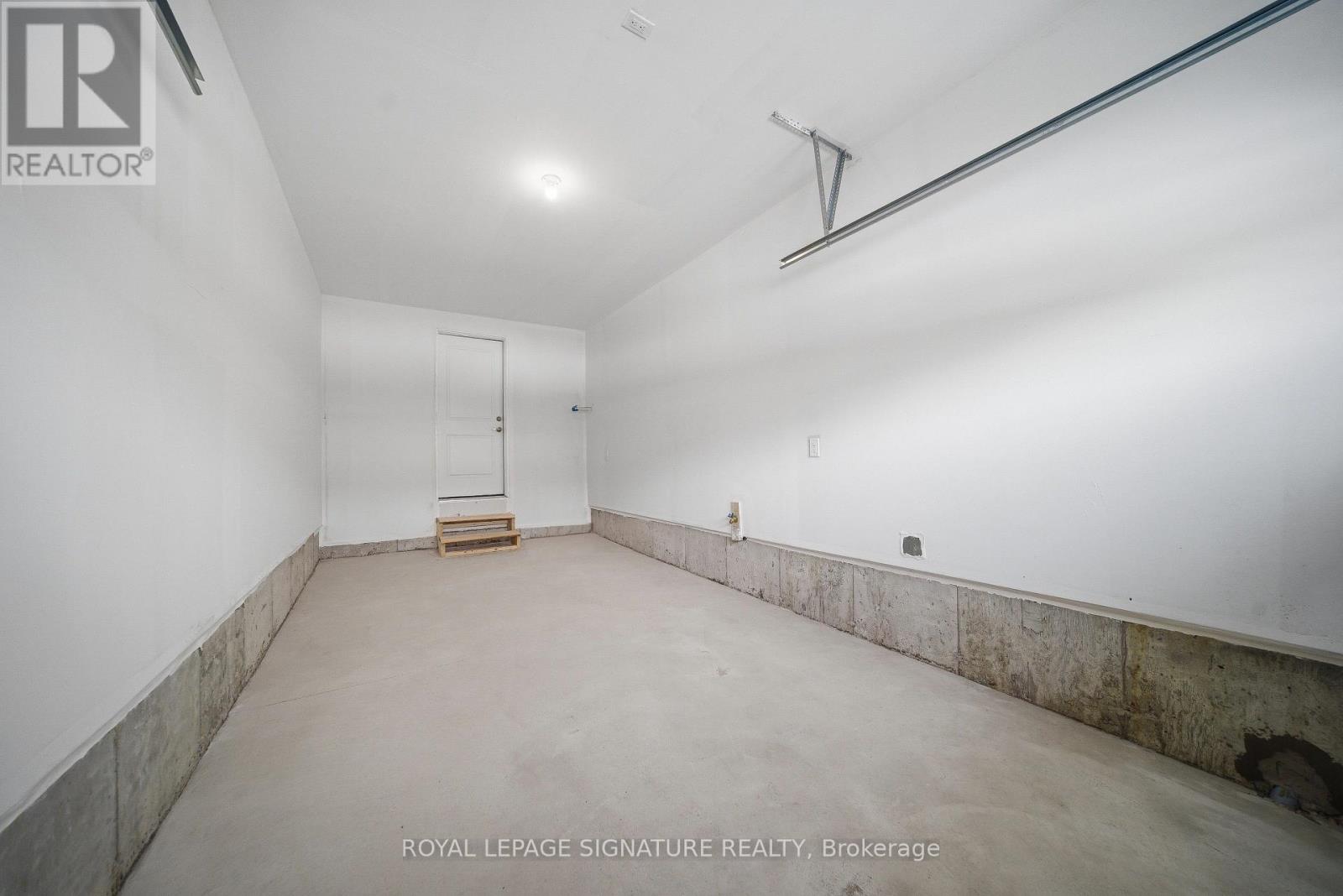 1201 Dartmouth Crescent, Oakville, Ontario  L6H 8C3 - Photo 35 - W12782998