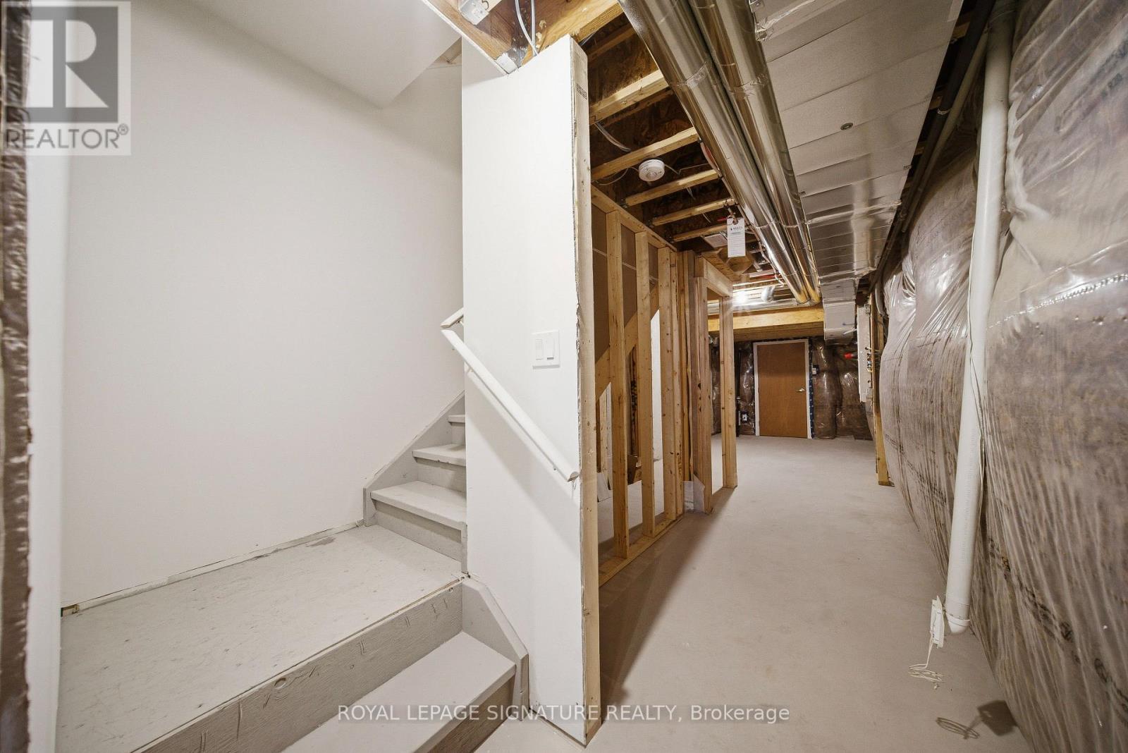 1201 Dartmouth Crescent, Oakville, Ontario  L6H 8C3 - Photo 36 - W12782998