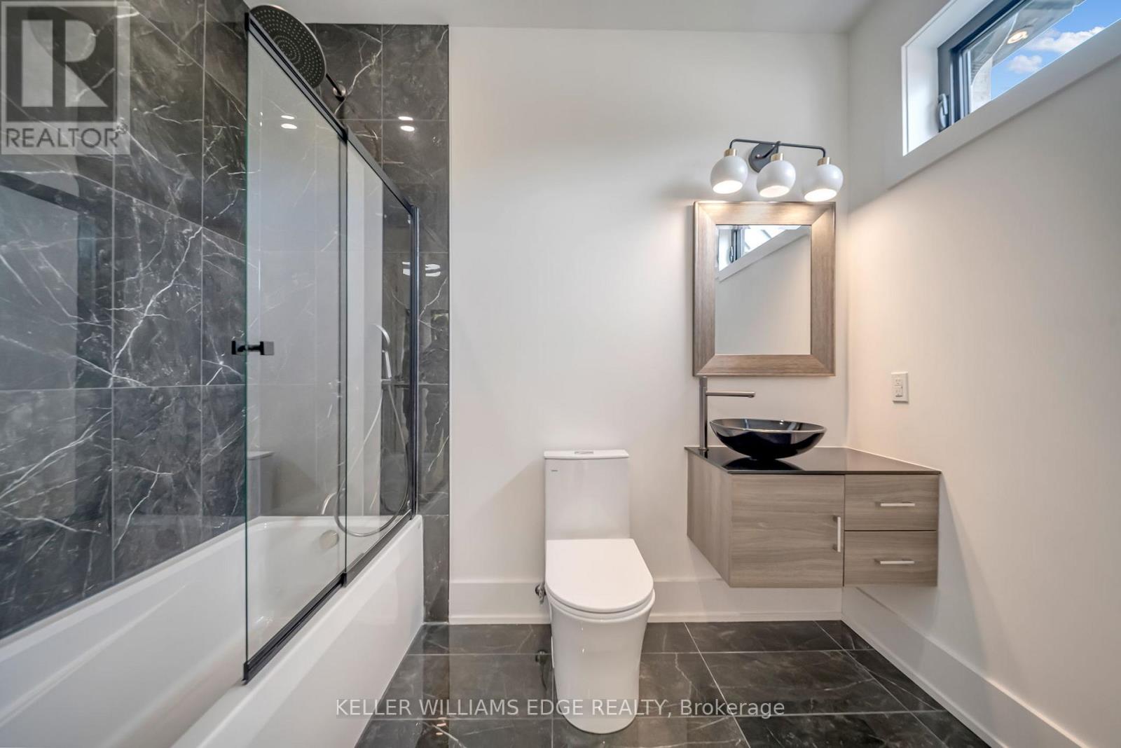 144 Mansfield Drive, Oakville, Ontario  L6H 1K4 - Photo 17 - W12783010