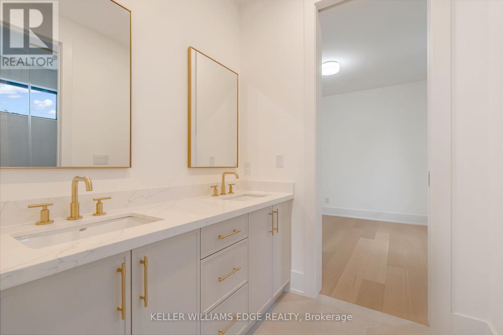 144 Mansfield Drive, Oakville, Ontario  L6H 1K4 - Photo 19 - W12783010