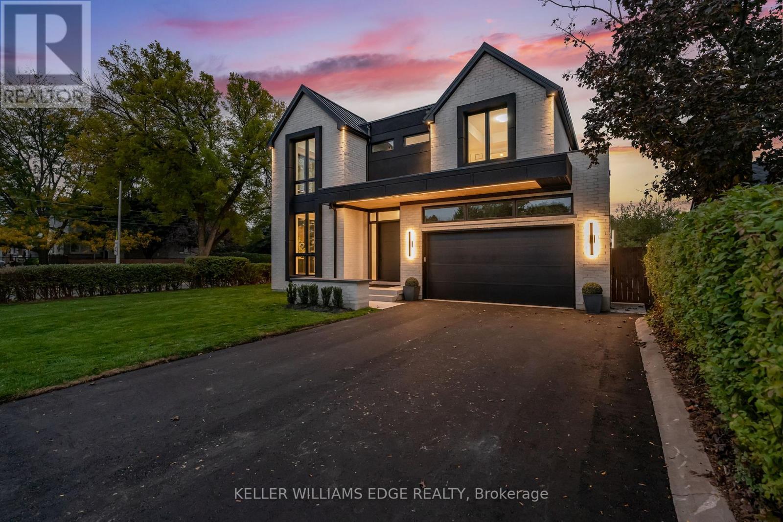 144 Mansfield Drive, Oakville, Ontario  L6H 1K4 - Photo 2 - W12783010