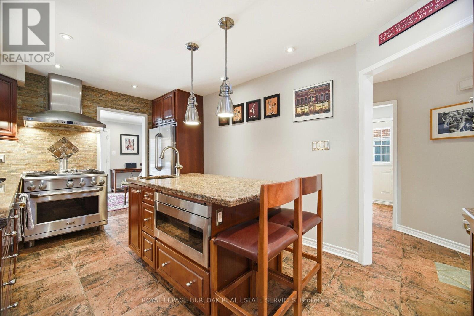 375 Parkridge Crescent, Oakville, Ontario  L6M 1A8 - Photo 14 - W12783022