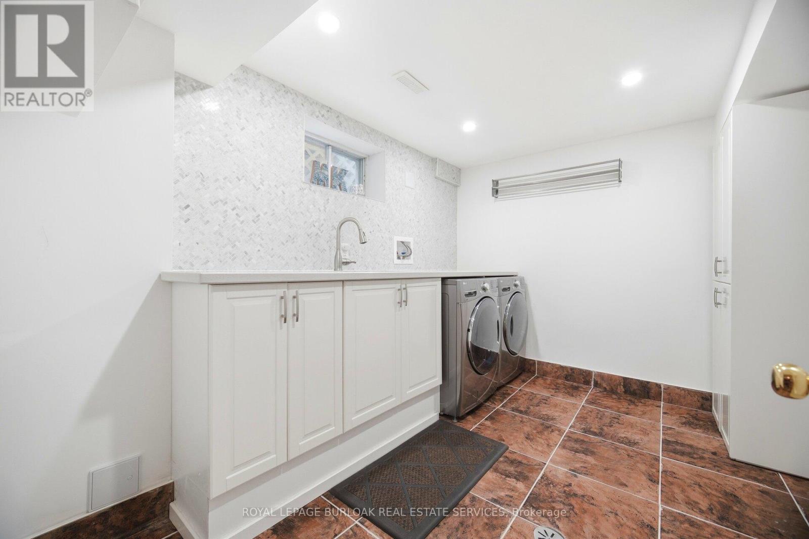 375 Parkridge Crescent, Oakville, Ontario  L6M 1A8 - Photo 39 - W12783022